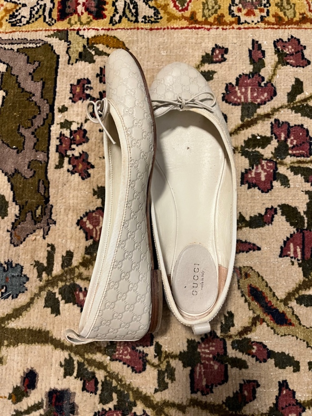 Gucci White Leather Monogram Ballet Flats with Bow - Picture 2 of 5